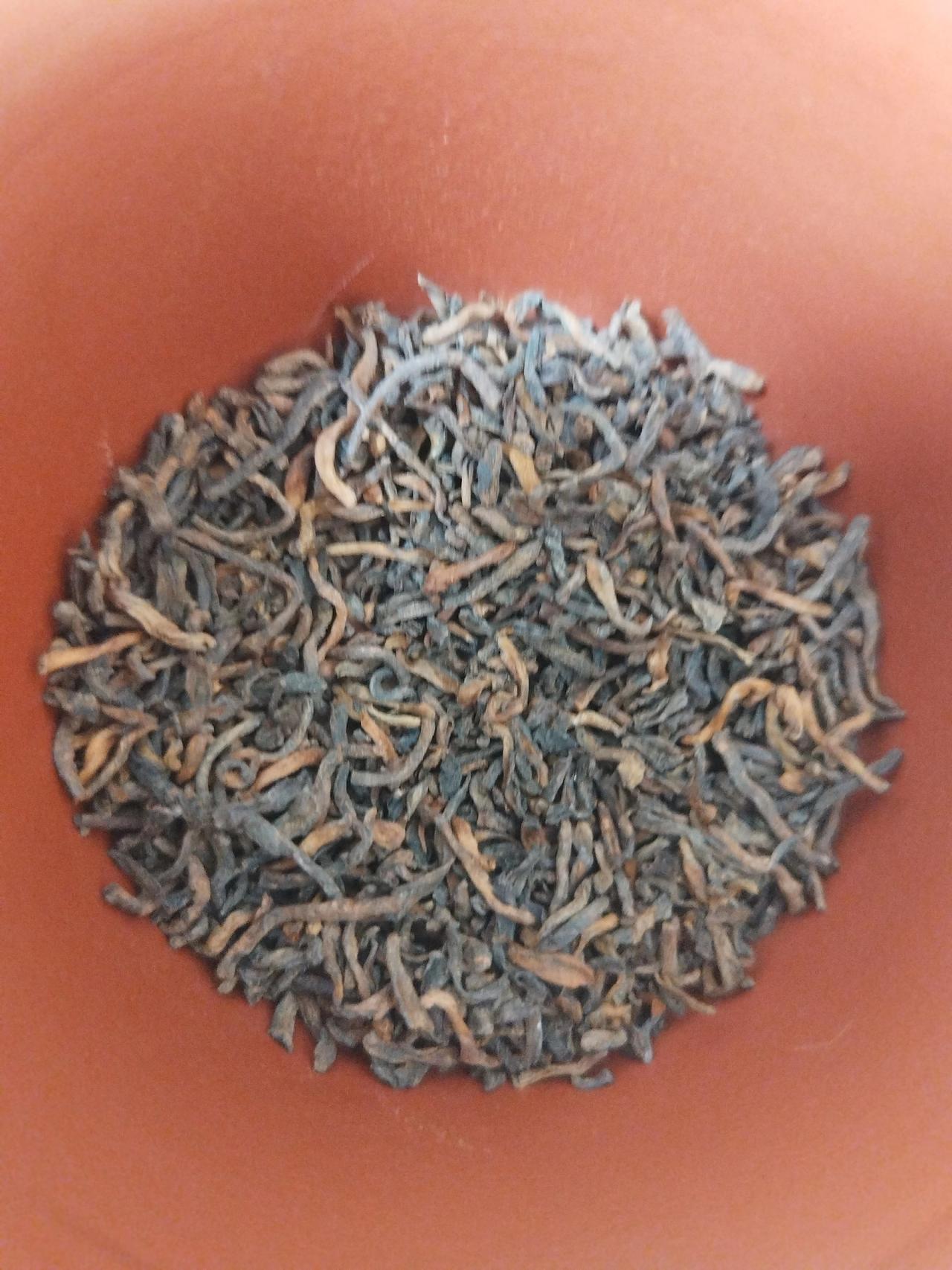 宫廷熟茶2014年
在当下利润微薄的年代🌎做生意真的没有必要把自己弄的低三下四