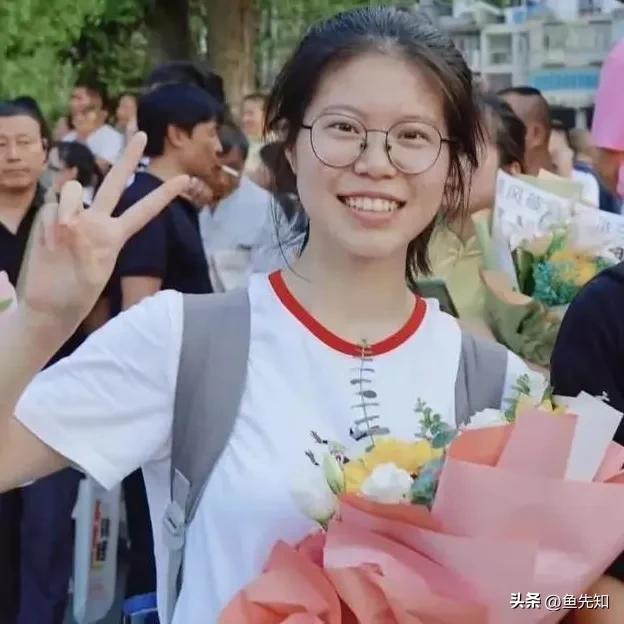 还有多少人记得当时因高考誓师大会讲话被网暴的女孩付文迪？其实她当时说的还是保守了