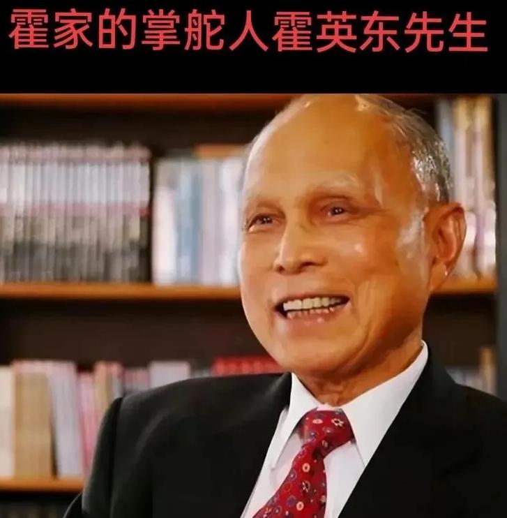 枪口顶头时他没怂！1950 年霍英东给志愿军送物资遇劫，看着海盗撕开货舱，他猛打