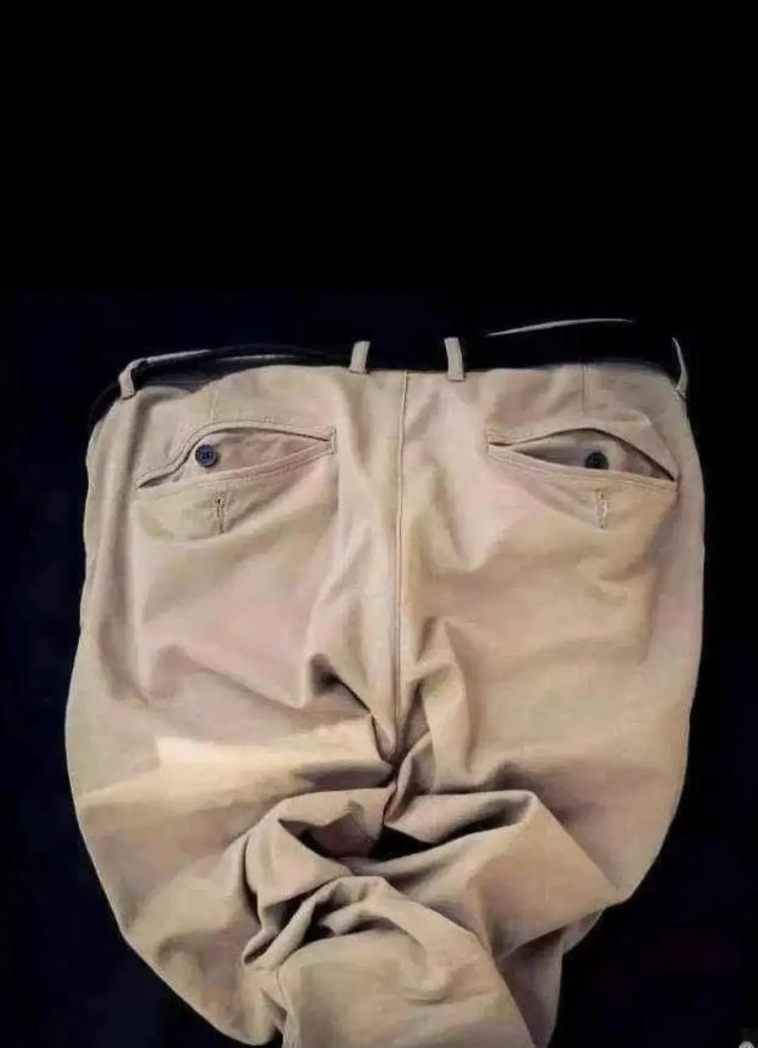 女人再有钱，房子再多，哪怕一分钱，一间房，都不是男人的。
        以前，