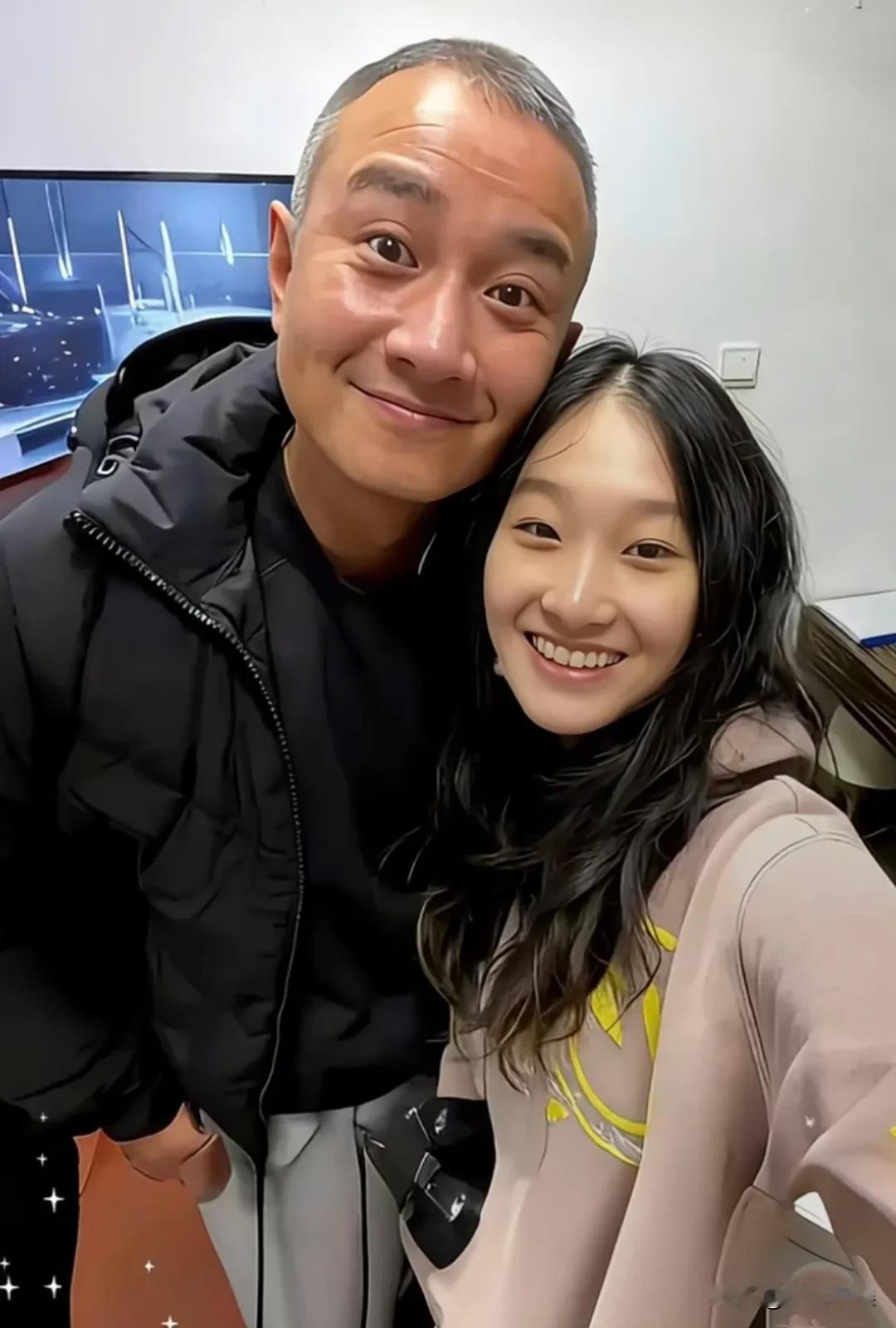 他变化真的好大啊，才四十多岁却有老头子的既视感。
还记得当年，他在郭德纲的采访视