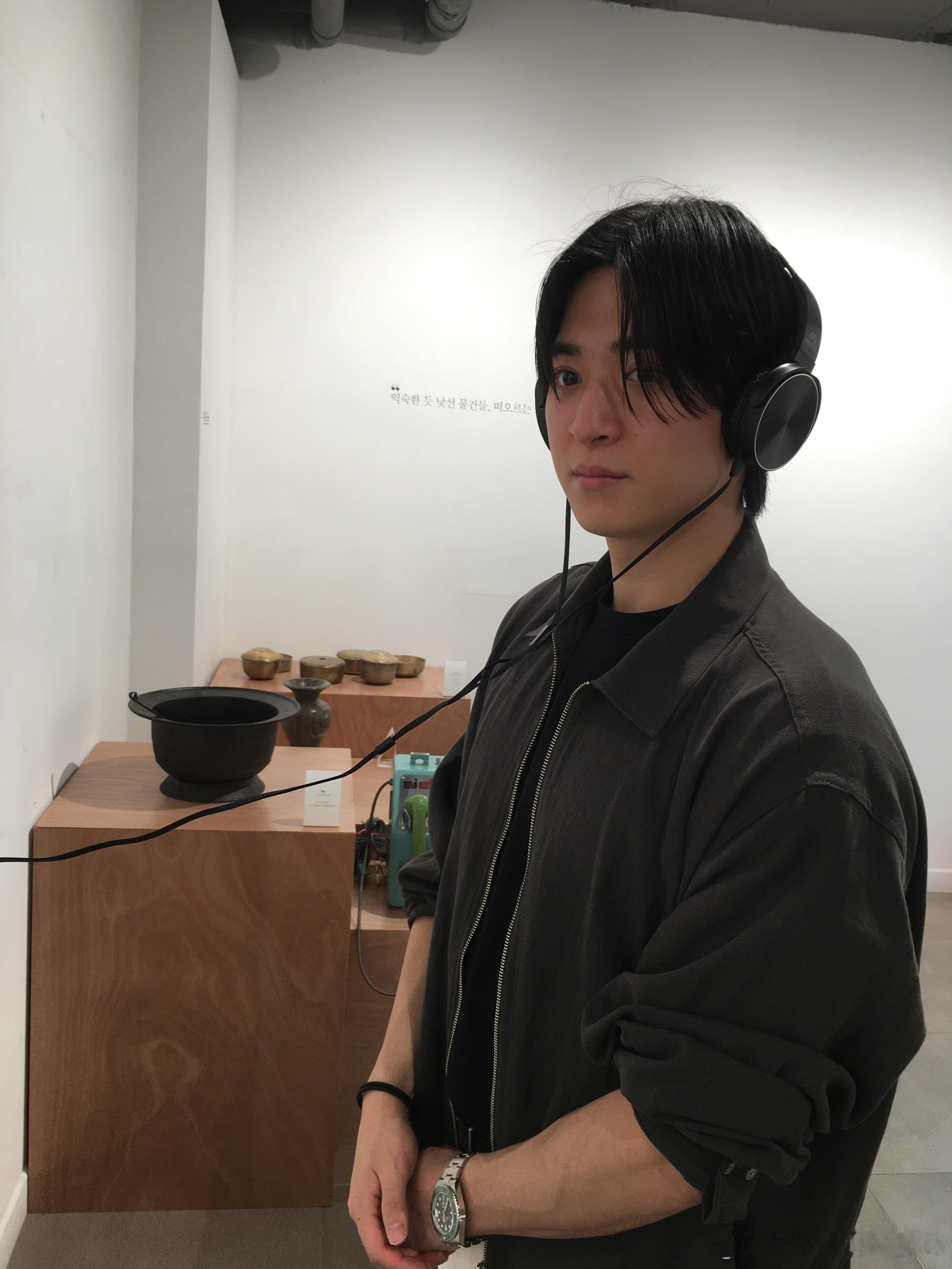 朴康贤：好久不见林鍾勋评论：好久不见，希望刘海短一点就好了 ​​​