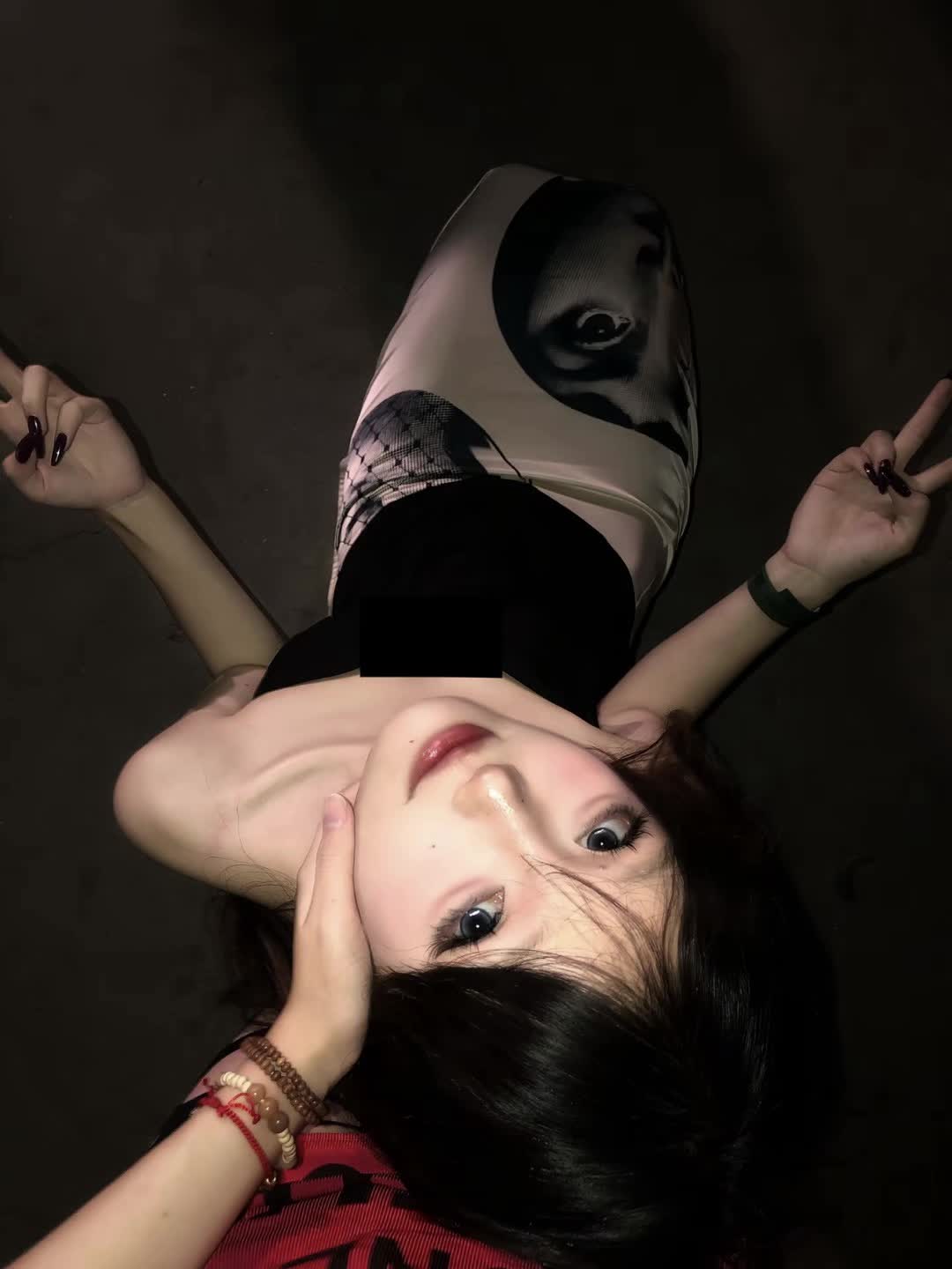 bella你会看到我的脸当你抬头 泰格西