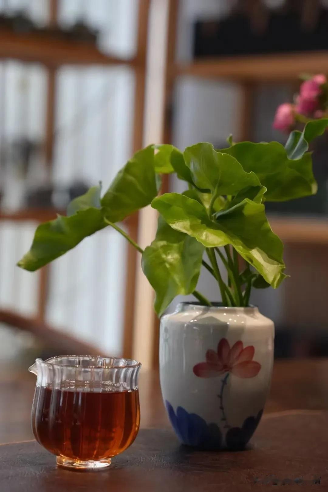 你认为谁才称得上人民心中的伟人在中国的近代史中，毛泽东与周恩来，都称得上是伟人。