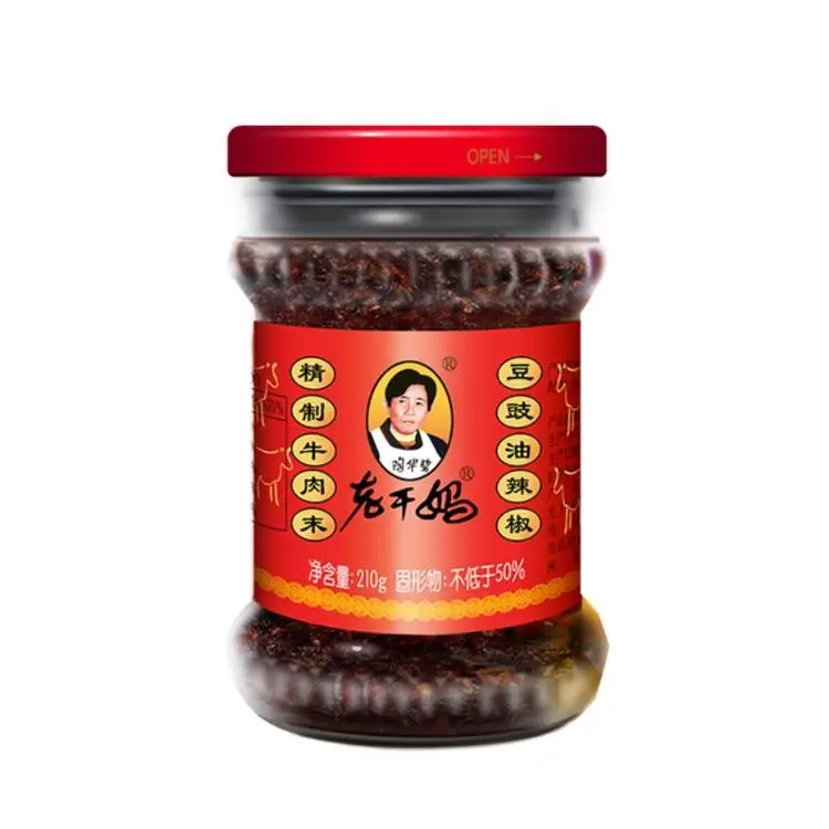 作为一个咸菜爱好者，我觉得老干妈油兮兮的，除了油就是硬疙瘩一样的豆豉，也咬不动。