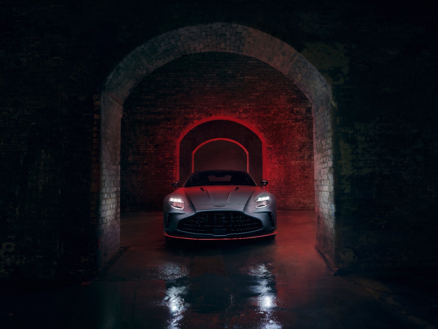 Aston Martin Vantage S665 马力，800 牛米3.4 秒