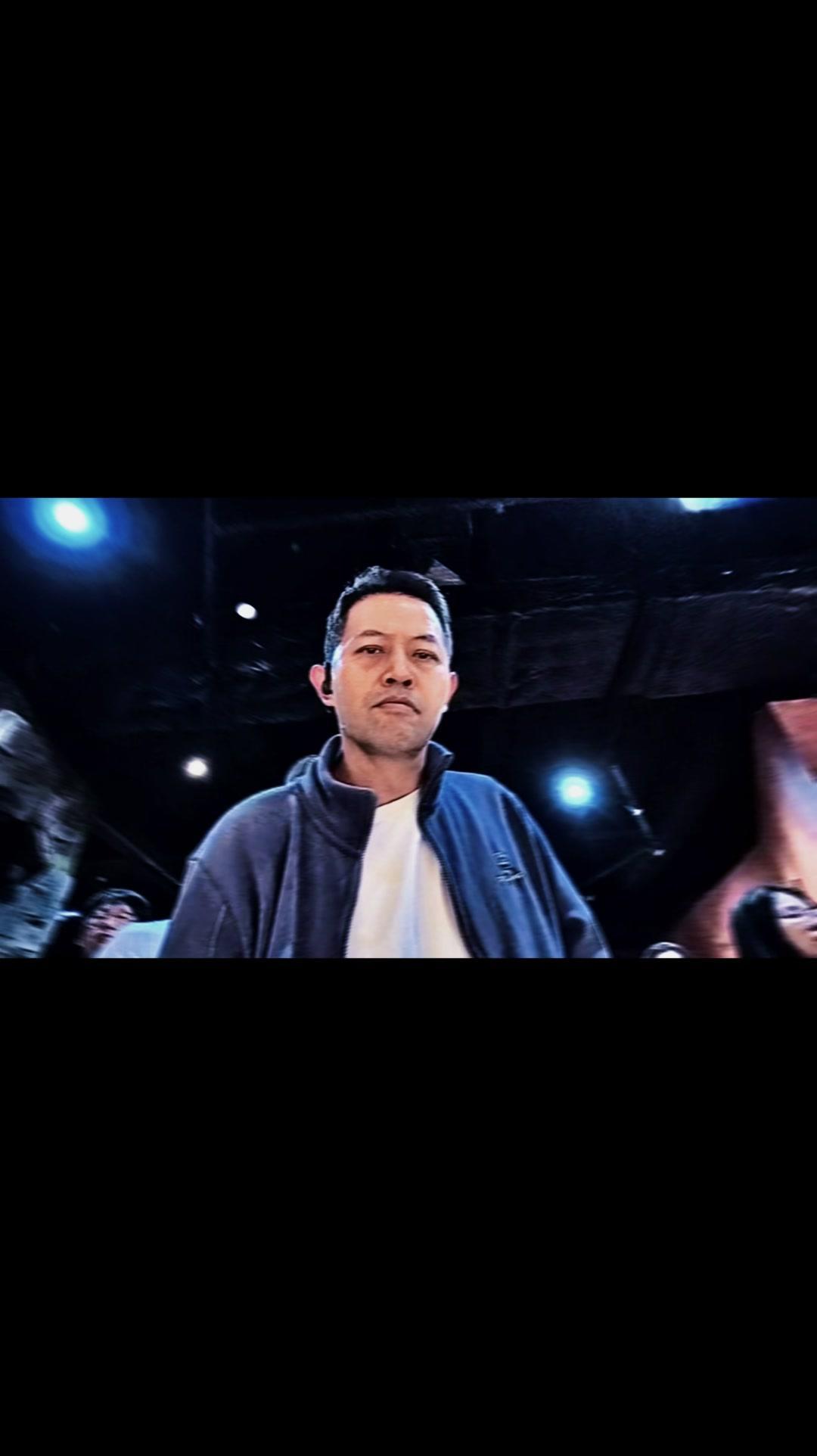 走进腾冲国殇墓园，每一枚徽章都在诉说着一段悲壮的历史。1942年的滇西战役，这群