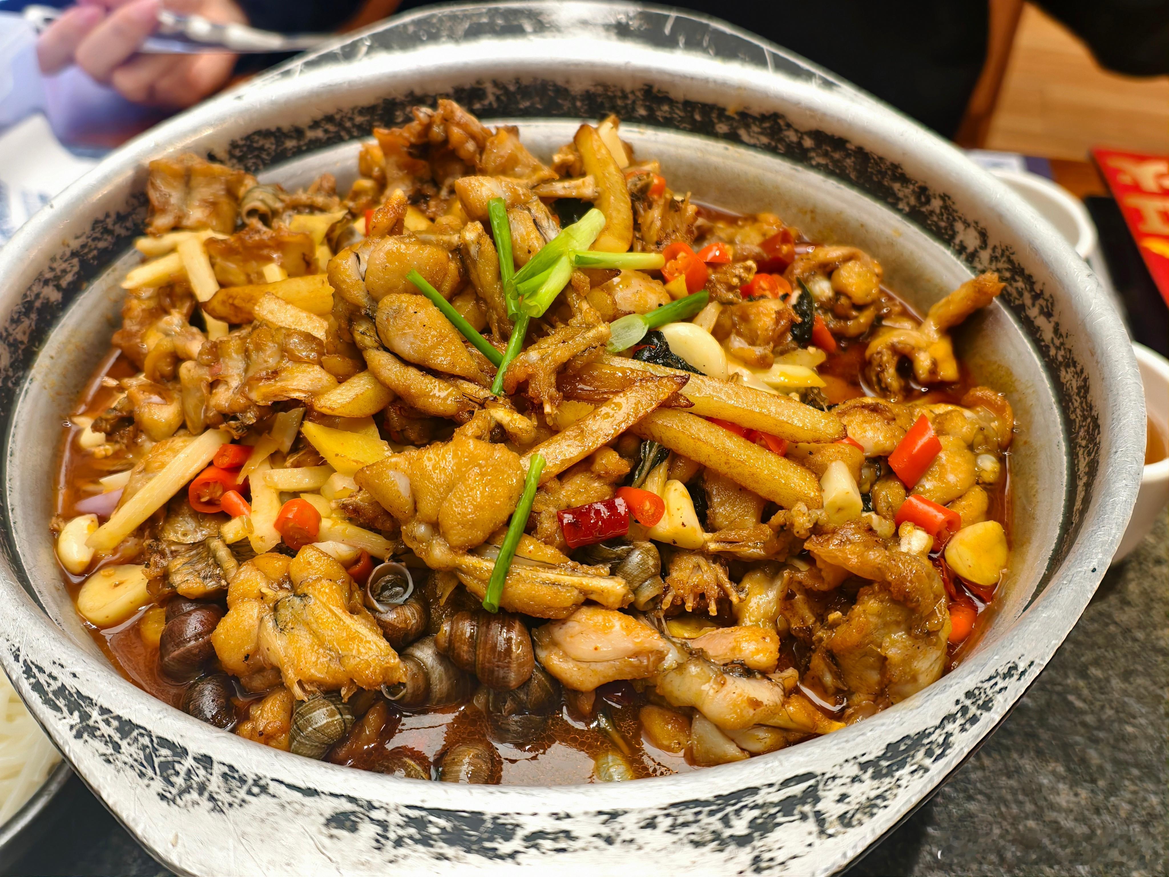 阿嬷手作螺蛳粉一碗55元起最近爱上了吃螺蛳粉牛蛙！！！最爱吃的两种食物搭配在一起