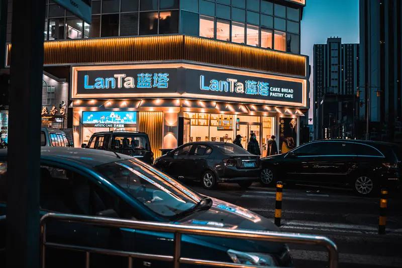 未来的路该如何走，这是很多人都在思考的问题。大家都想找门槛低、风险低、收益高的事