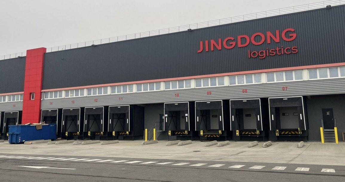 京东法国仓库被洗劫，几亿货物一夜蒸发。京东位于法国巴黎附近的一座仓库被盗，超过5
