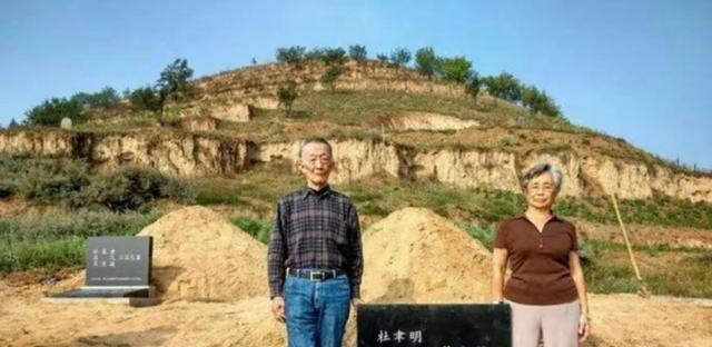 1981年5月7日，杜聿明因病逝世，他的妻子曹秀清电告蒋经国，希望蒋经国能够允许