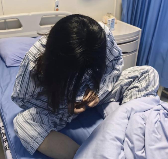 村里一姑娘准备捐肾救父亲，手术前才知道，家里两套总价160多万的拆迁房早就全部过