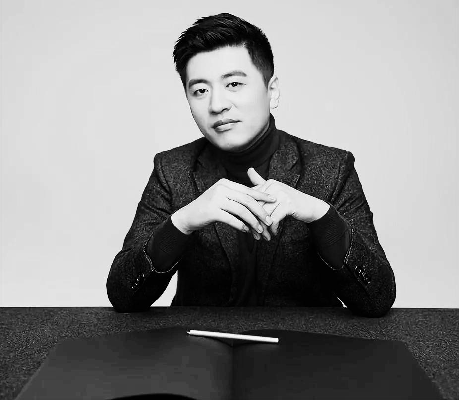 41岁的张雪峰突然猝死，全网都在叹惜。惋惜张雪峰的英年早逝，感叹生命健康对人生的