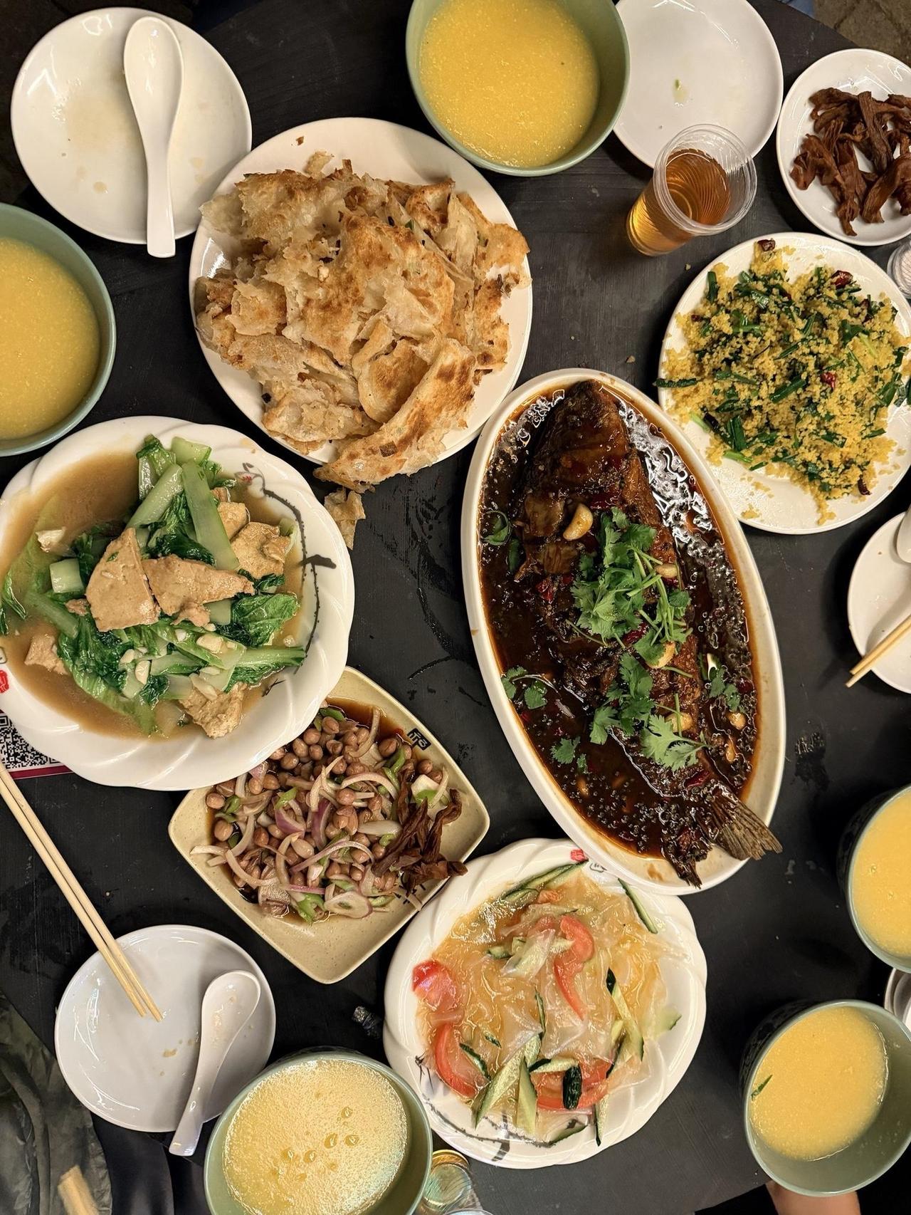 一元管饱的糊涂，o元购的老咸菜，小米炒韭菜 得劲了很