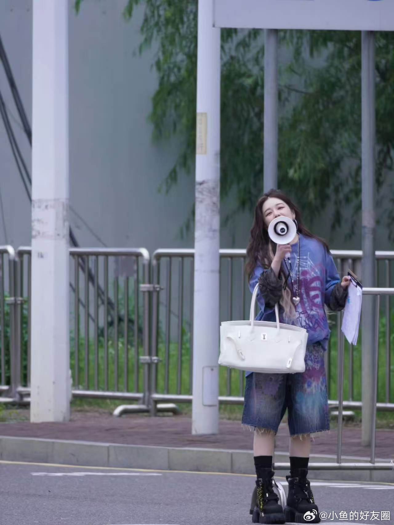阚清子机场哭了阚清子你别哭啊！一看那页"喊了四十七遍"我直接跟着红眼眶，谁顶得住