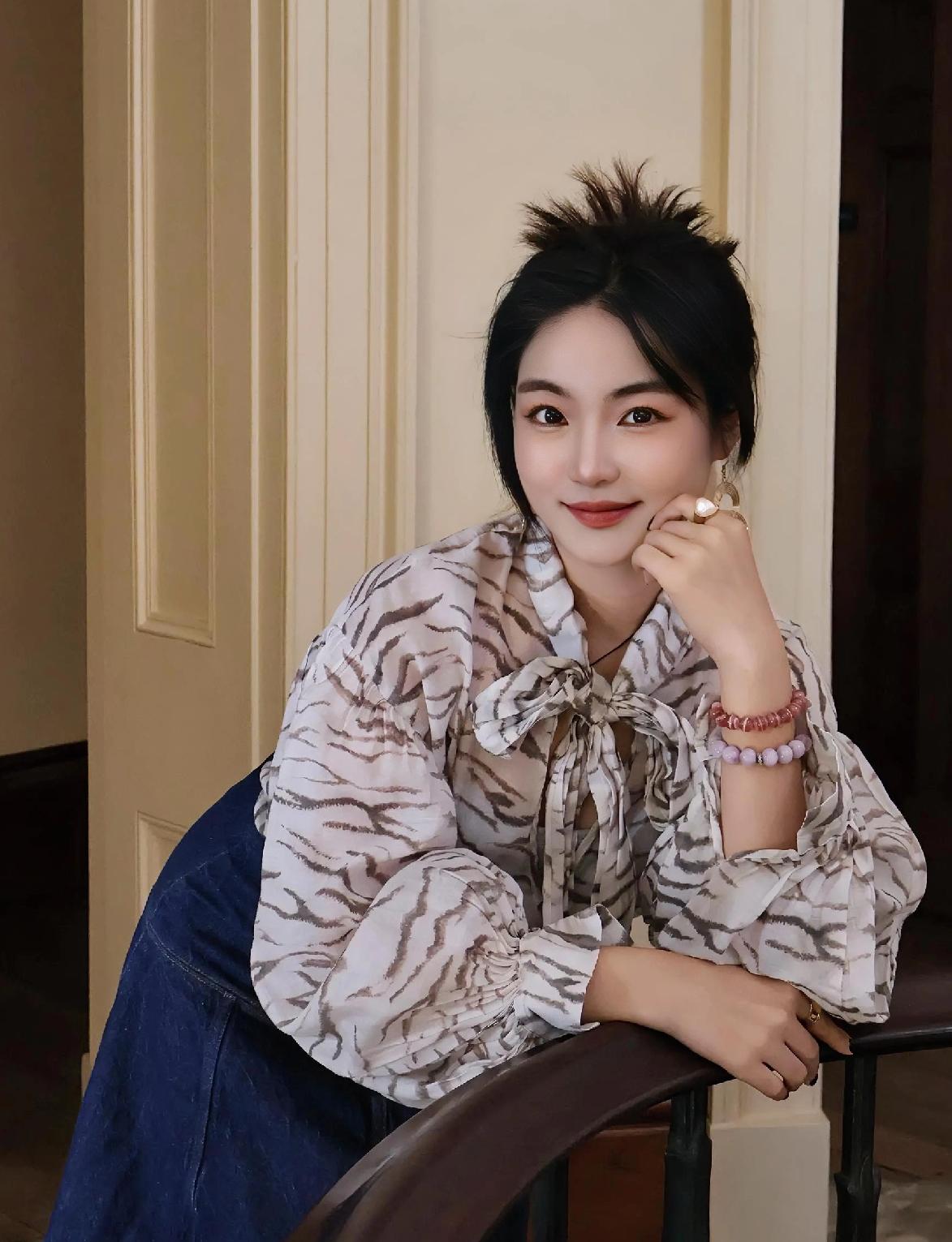 甜美少女风穿搭，轻松自然，散发迷人魅力！