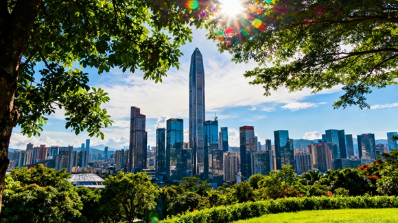 深圳控股：深业集团以债转股方式向深业鹏基注资26亿元