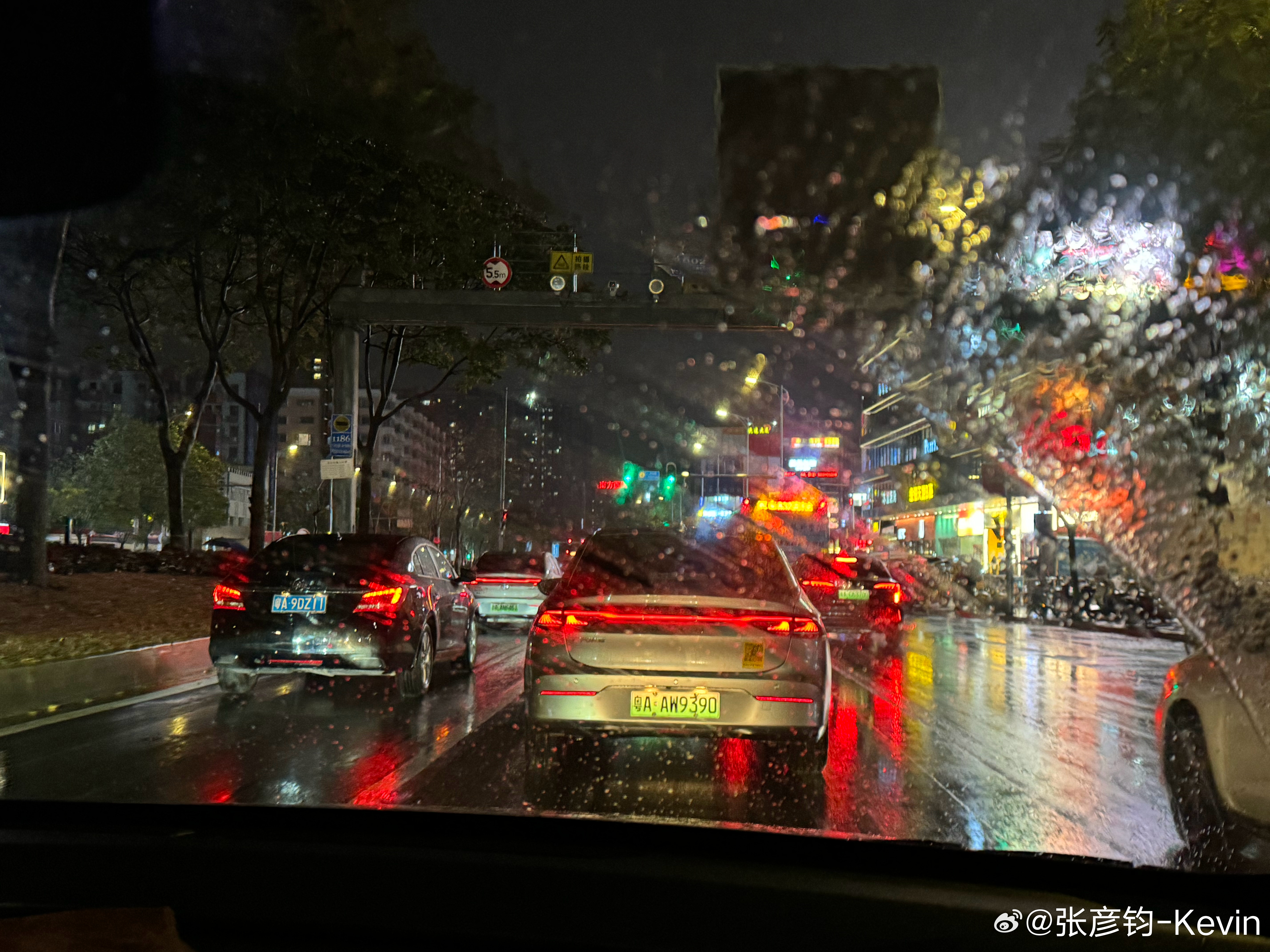广州这点居然好在堵车？！[傻眼] ​​​