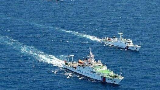 菲律宾将黄岩岛列为所谓军事飞行禁区的行为，毫无合法性且与自身实际能力不付，最终可