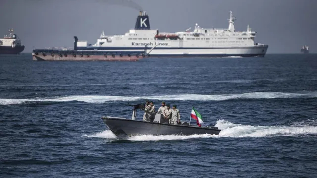 【俄方猛怼美以，乌克兰捡了大便宜，炸最大石油港，狠狠捅了俄一刀】顾头不顾尾，早晚