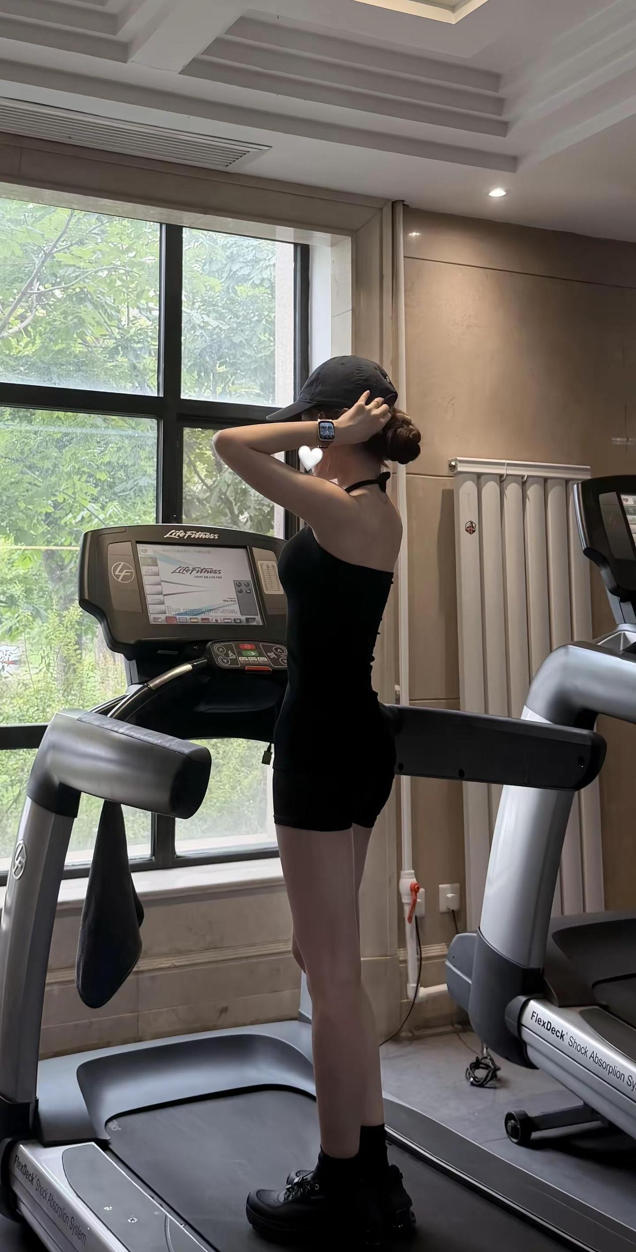 如果你不懂道理的话 恰好我懂一些拳脚。运动健身ootd 健身ootd 健身穿搭 