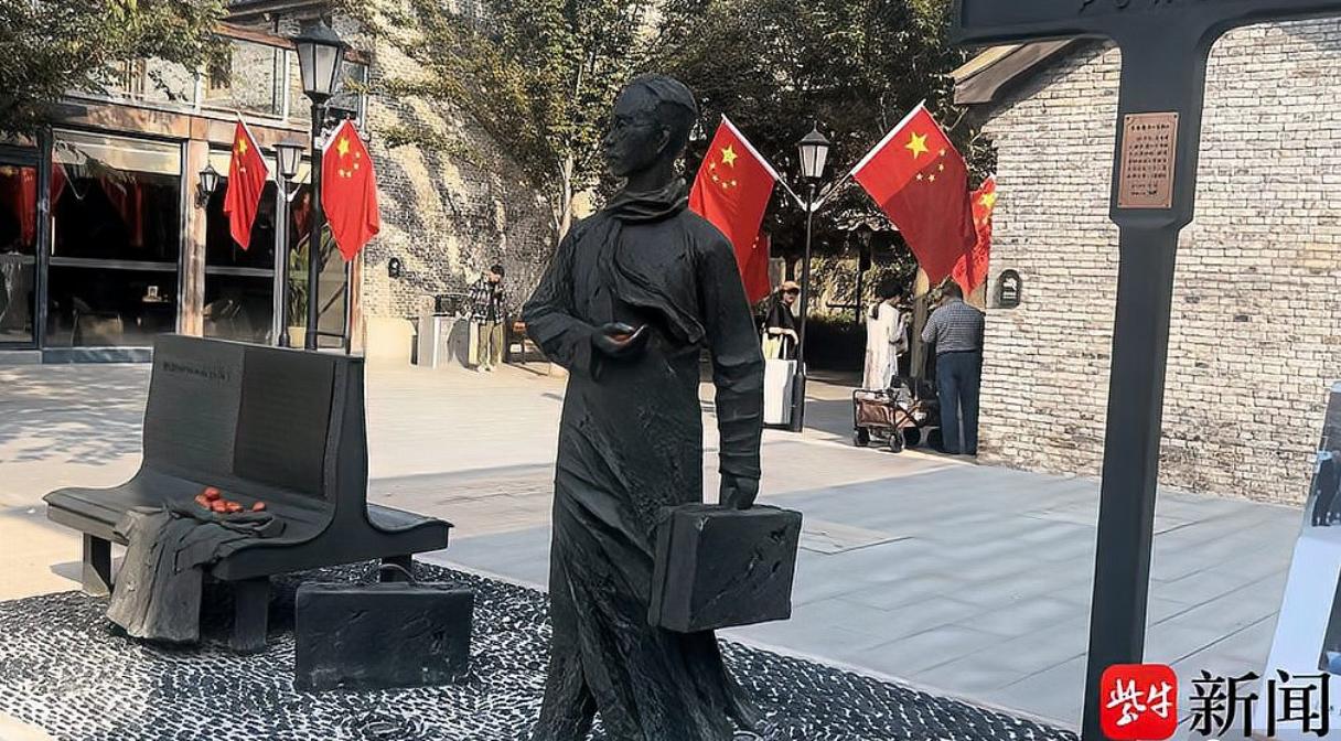 浦口火车站街区低调开街。

#南京#浦口火车站周边一批文保建筑经过修缮揭开神秘面