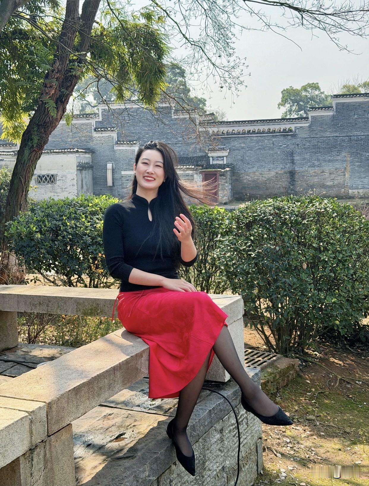 💍💃 喜庆的红色，幸福的微笑，期待美好的未来！