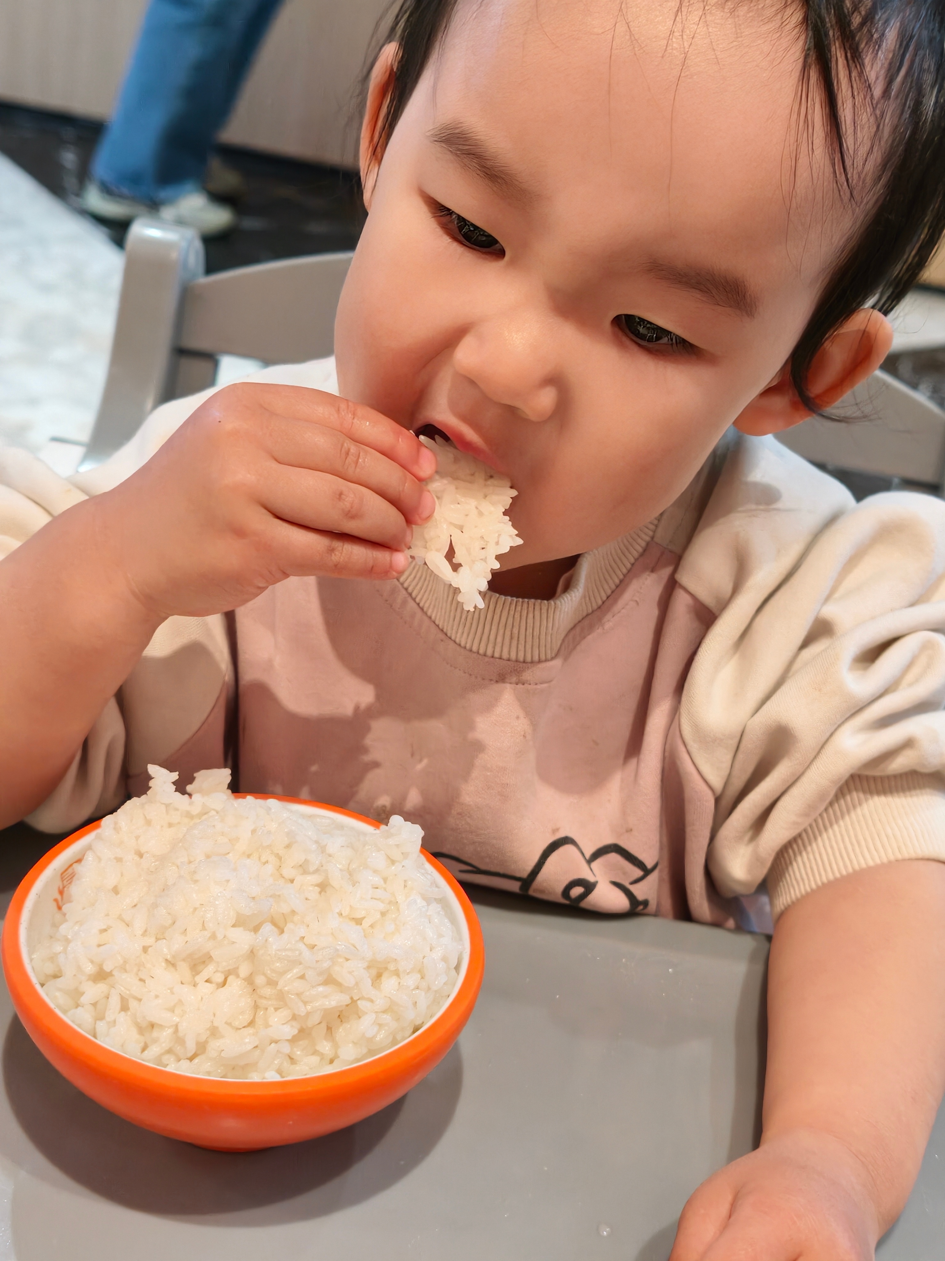 这小家伙可以，就吃白米饭都吃的很香那些美好的瞬间 青岛