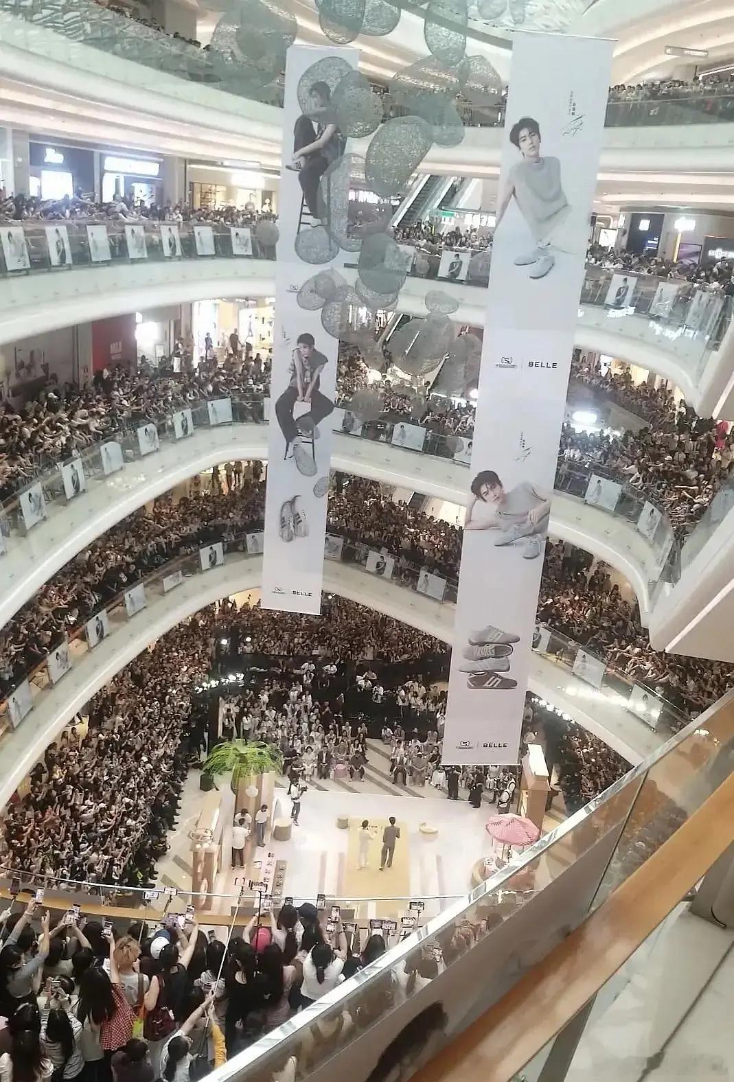 张凌赫的路人缘即逐玉之后是不是全方位崩盘了？ 