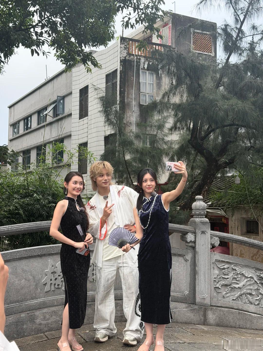 内娱黑工七子改名七星高燥真的会被真诚的人打动！摄制组跑路了没人跑路，欠薪了还自己