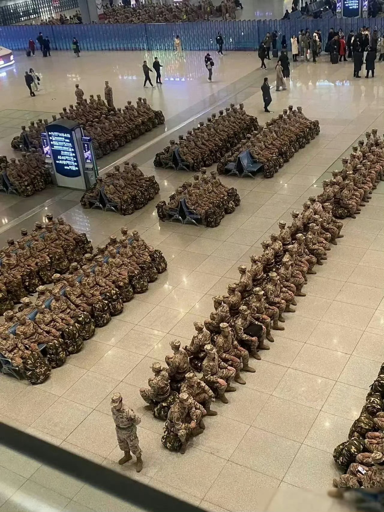 整整齐齐，这就是队伍的作风。 