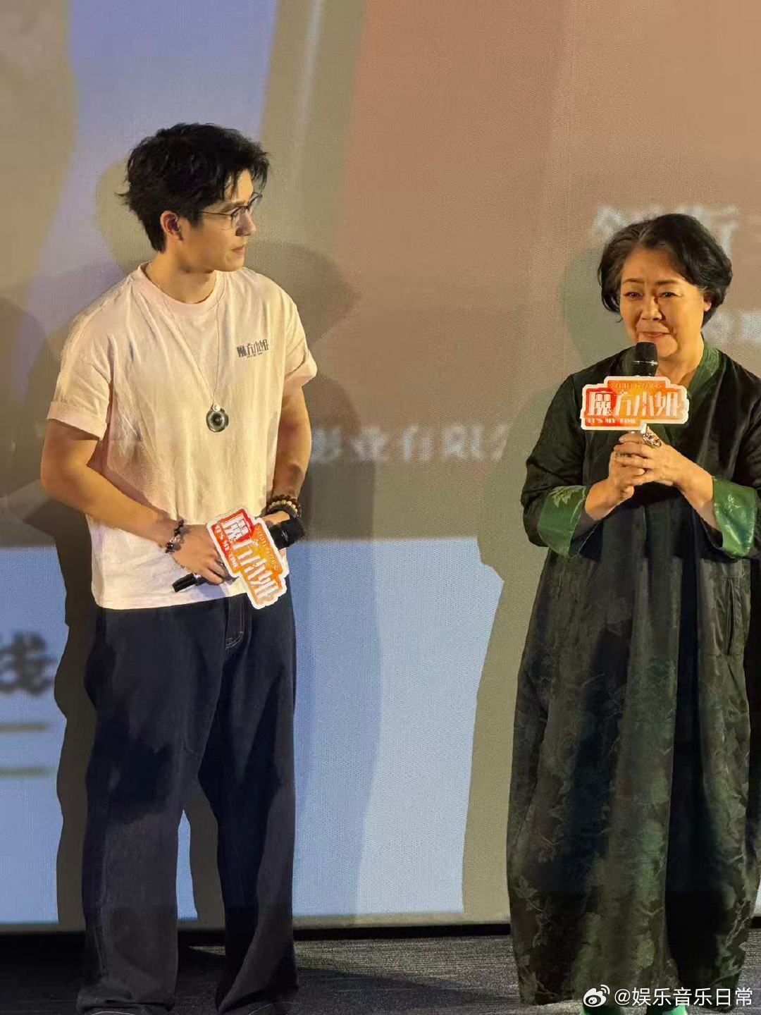 刘昊然比爸妈先住进养老院 刘昊然爸妈也说过老了住养老院 成都路演刘昊然谈养老院初