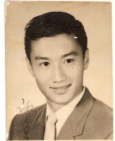 （原创）谢贤为什么总喜欢戴墨镜？

谢贤去世了，他演过很多角色，给我们留下了深刻