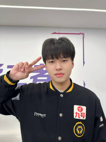 首冠并且拿下FMVP，重庆狼队.信发文：信，就是！