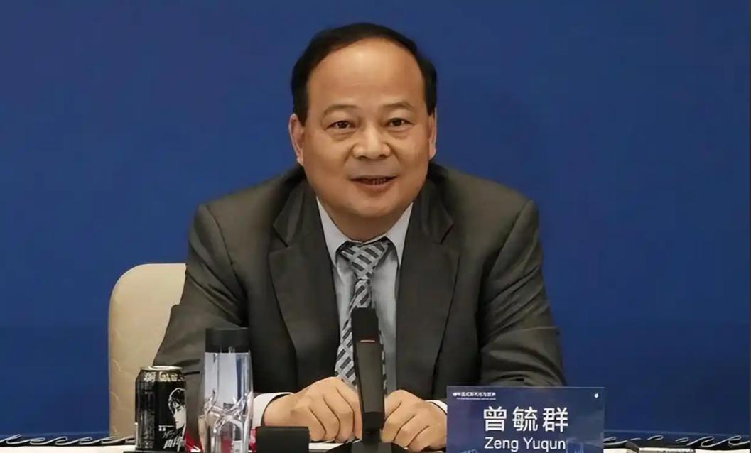 宁德时代这招太狠了，纯纯的降维打击！
 
眼看各大车企深陷价格战亏得哀嚎遍野，宁