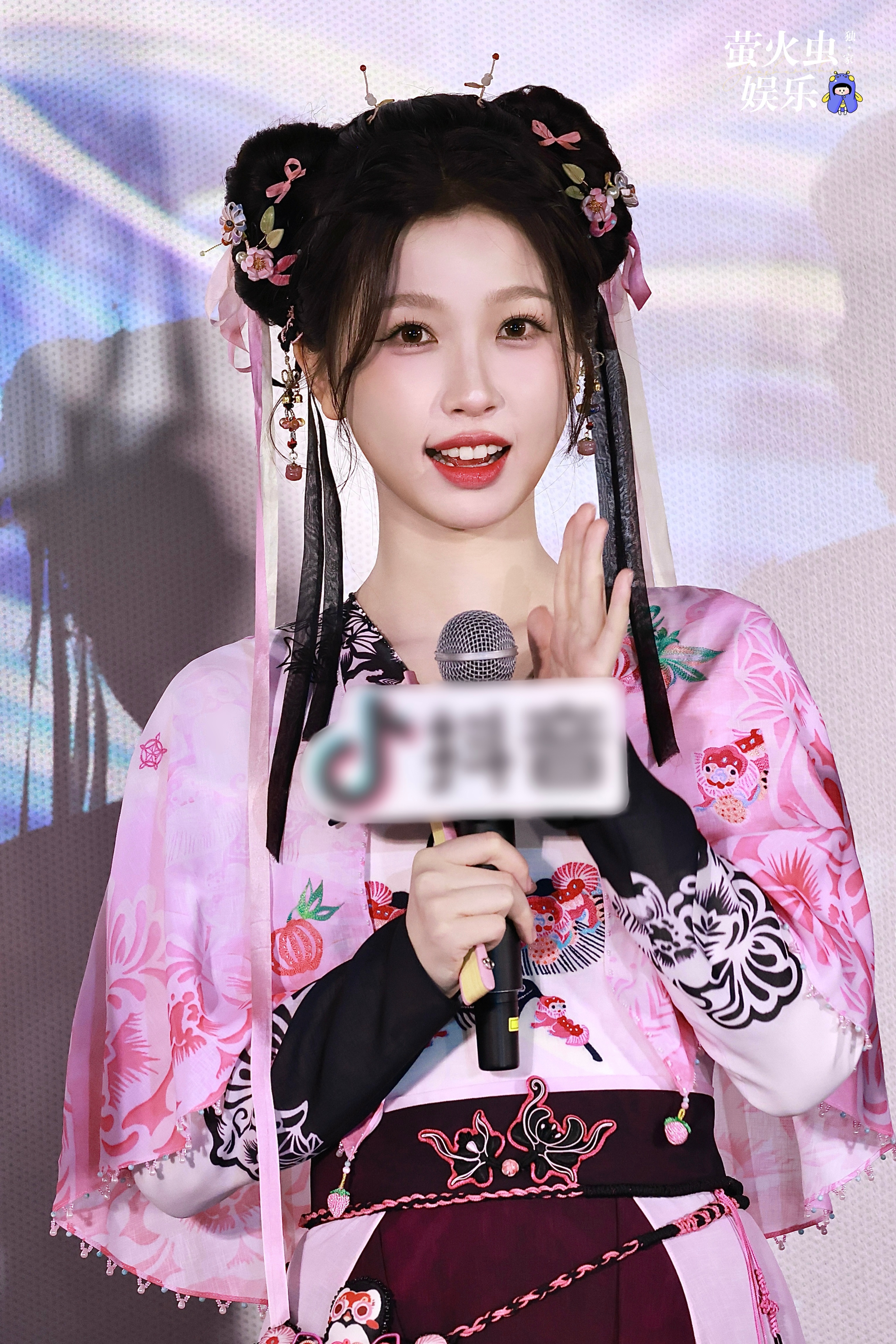 “冲破重重阻碍，就能找到星辰大海”💗愚人节站姐团建萤火虫一日站姐虞书欣