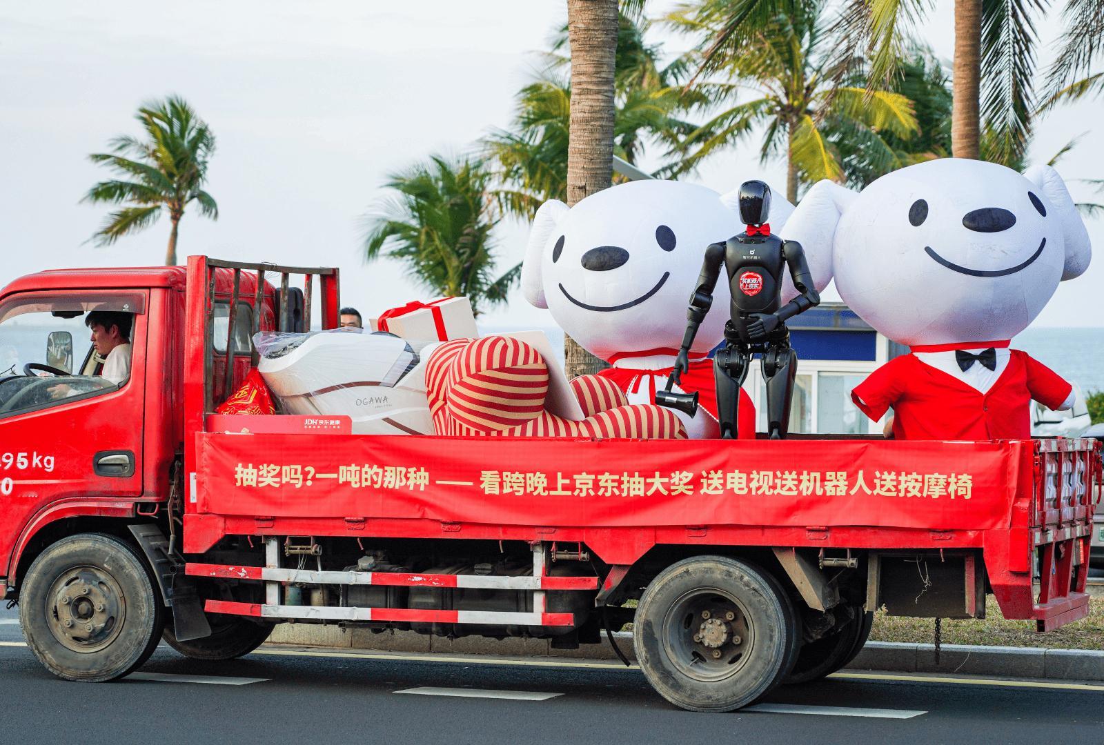 这只跨晚机器人绝对是今年跨年的气氛组组长，忙里忙外的样子太招人稀罕了。好想知道它