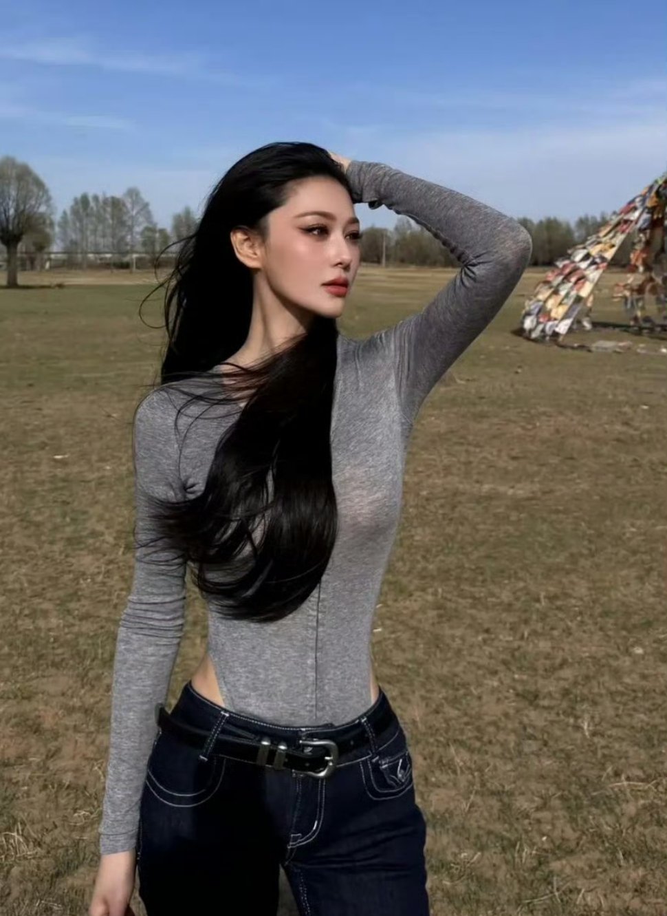 说到内娱大美女，感觉没啥人提名张馨予，你们觉得她算是女明星里的大美女吗 ​​​