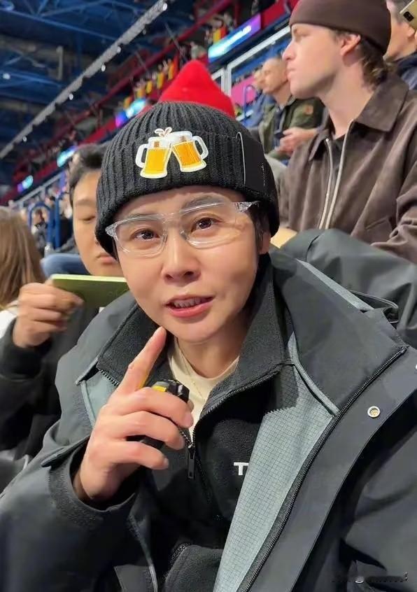 谁也想不到，王濛被调整离开国家队后，干的第一件事，真让人佩服到骨子里！
 
回到