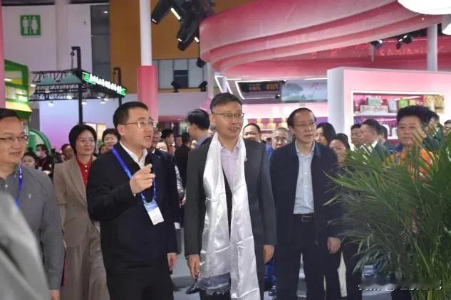 延寿县委书记李宏伟率队赴成都参加第112届全国糖酒商品交易会

延寿县坚持把招商
