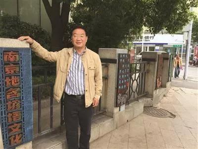 画家与木雕达人袁茂林
袁茂林先生为交通系统的退休职工，自幼便研习书法绘画，50多