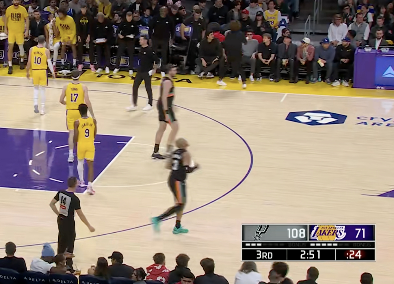 雷迪克暂停！湖人落后37分！马刺vs湖人