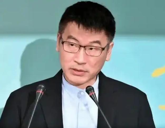 就在刚刚，

台“陆委会”发布声明，

4月7日，针对国民党主席郑丽文今日上午访