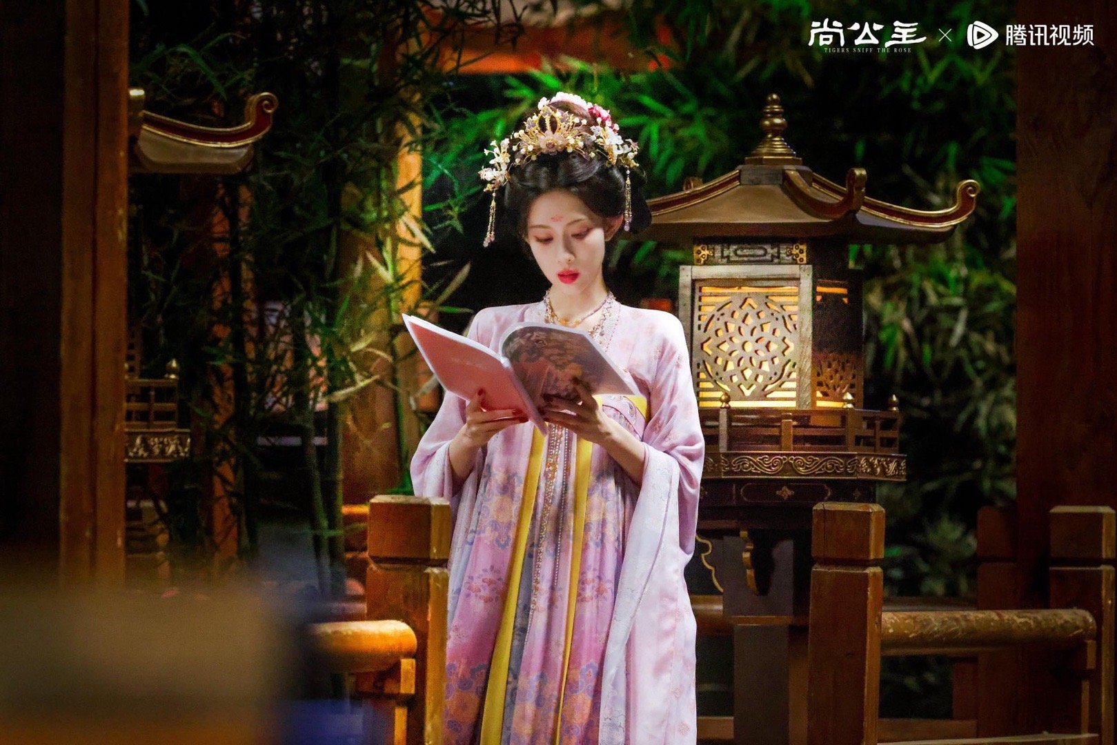 孟子义尚公主唐风美学拉满 看孟子义《尚公主》的唐风造型，瞬间梦回盛唐！精致的发冠