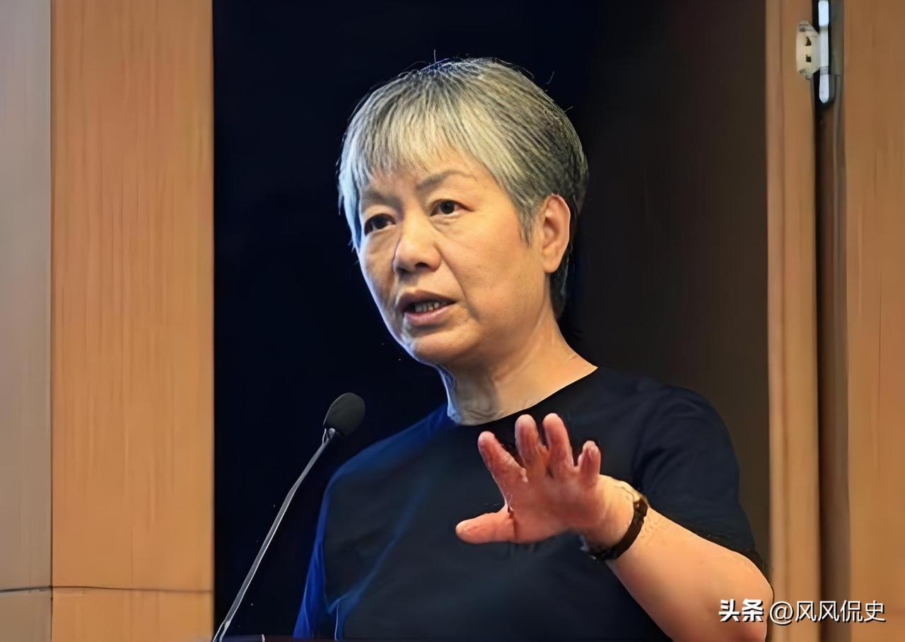 “不能判刑，那就高额罚款！”中国人民公安大学李玫瑾教授曾针对扶老人被讹的乱象提出