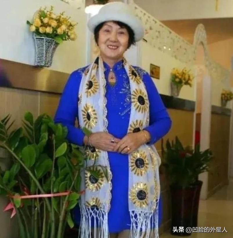 1986年，53岁的“上海女首富”吴胜明，因走私被判死缓。入狱后，丈夫带着保姆和