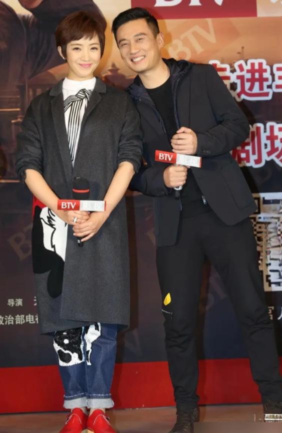 白天镜头前演亲父女，晚上回酒店睡同一张床。 娱乐圈最精明的夫妻档，当属徐洪浩和刘