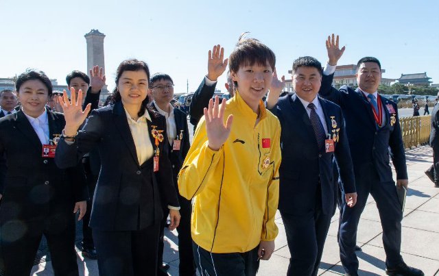 王曼昱赛场超快反应力又被鳗鱼狠狠秀到！赛场上对手回球又快又刁钻，本以为来不及救，