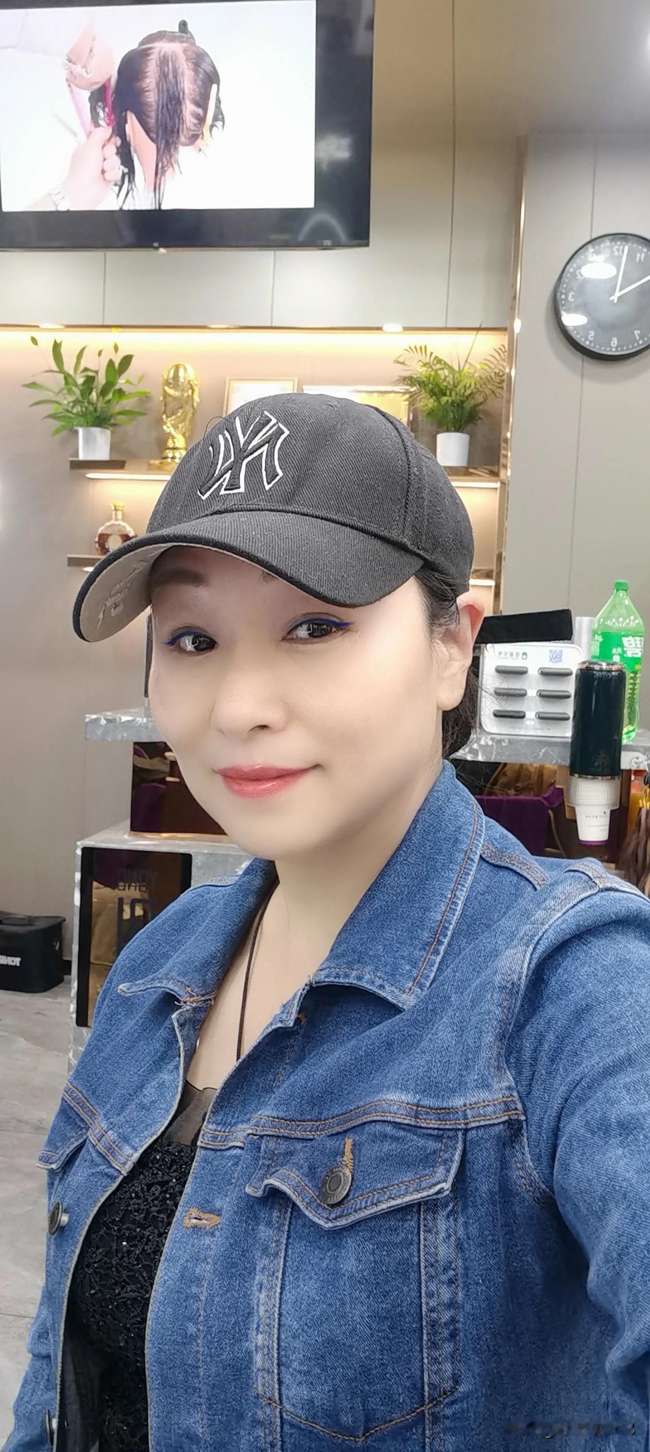 上联：日日开开心心，诚邀下联…天天快快乐乐