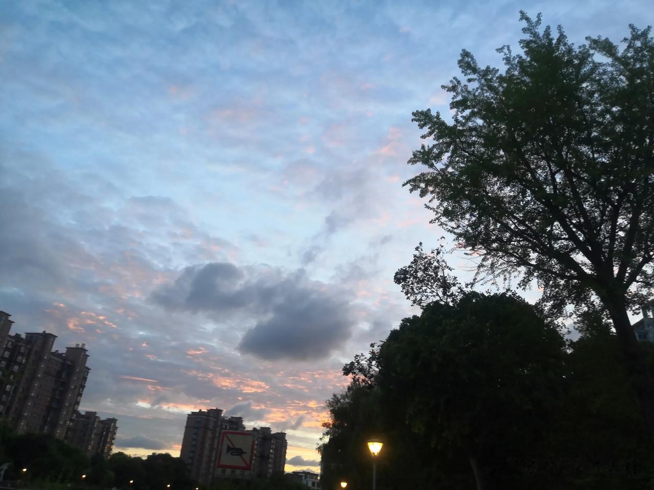 每天一点财税小知识173
自然人股权转让的时候，股权原值成本除了包括实收资本外，